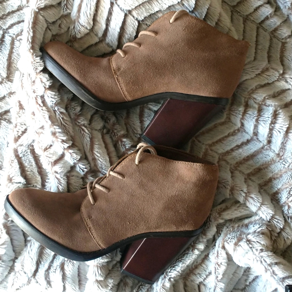 Steve Madden suede taupe booties size 6.5